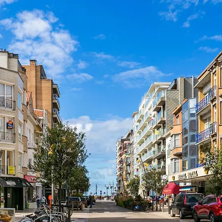 Flat Antoine De Panne